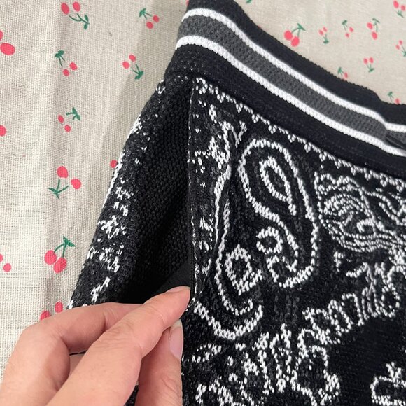 Amiri Bandana Crochet Basketball Shorts - Picture 6 of 9